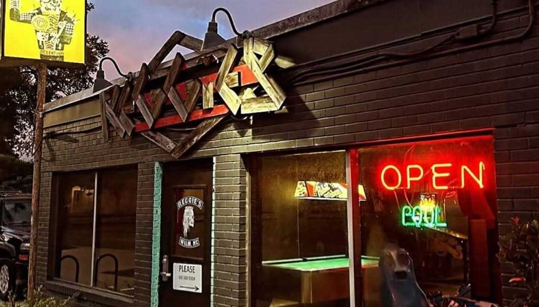 Reggie’s 42nd Street Tavern photo 1